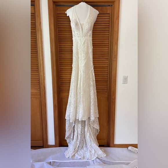 Rish Bridal Rio Wedding Dress - size 8 - Picture 8 of 12